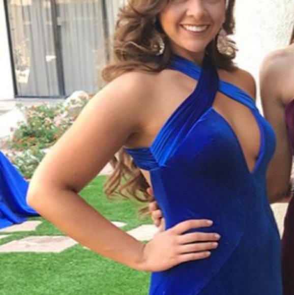 One of a kind velvet Mac Duggal - Picture 2 of 3